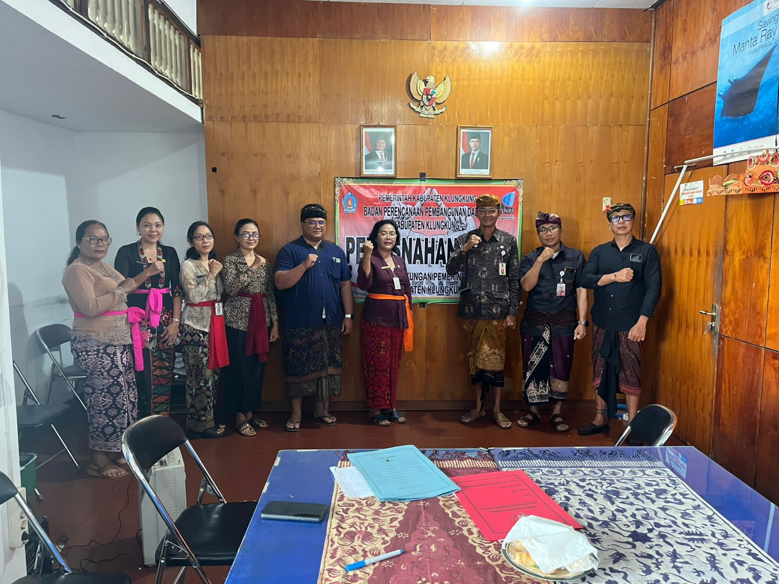 Bappeda Kabupaten Klungkung Melakukan Pemusnahan Arsip